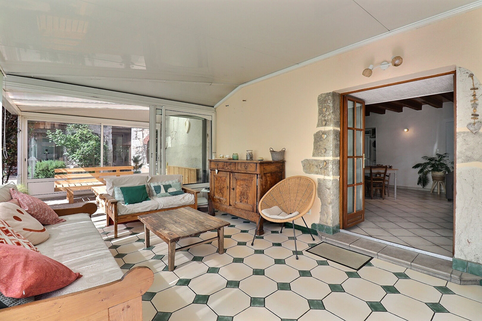 Appartement 6 pièces de 133.53 m² à Chambery (73000) - référence 1074