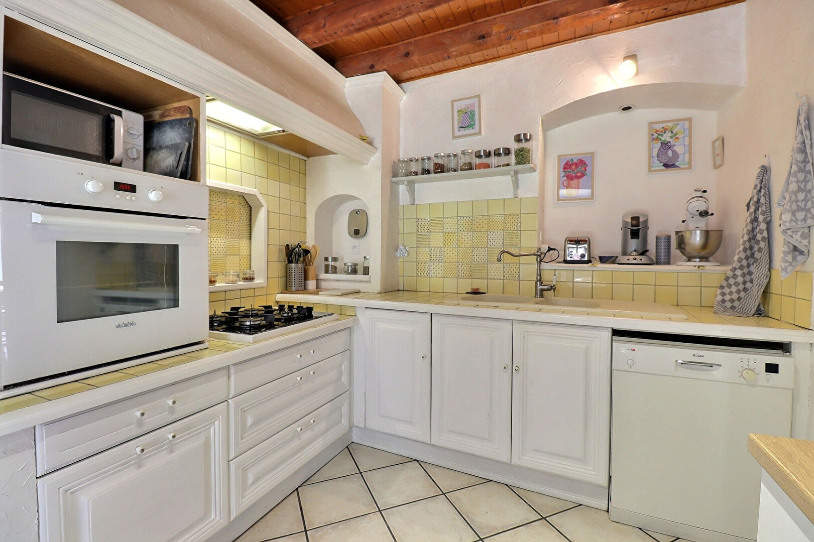 Appartement 6 pièces de 133.53 m² à Chambery (73000) - référence 1074