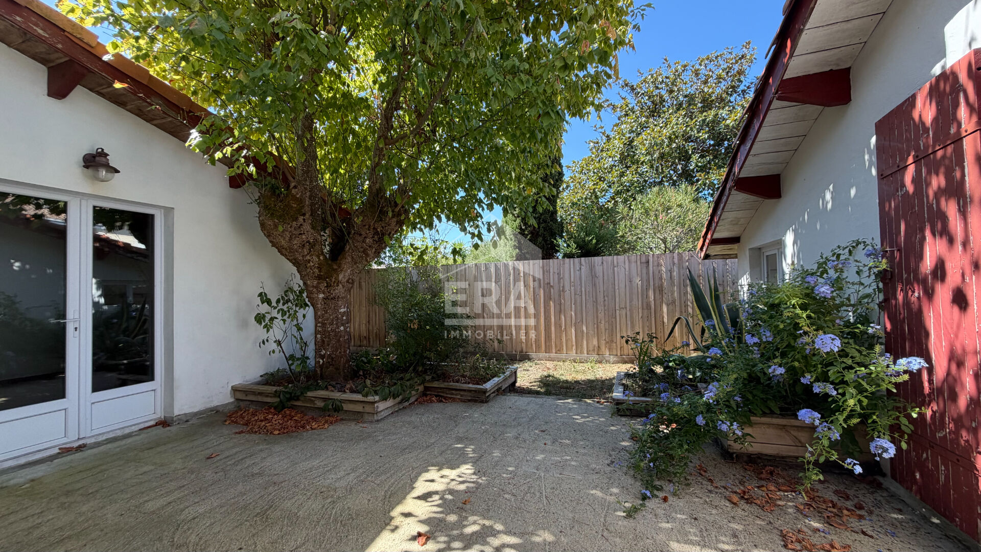 Maison 6 pièces 131 m² · à Gujan-Mestras · 131 m² · 443 000 €