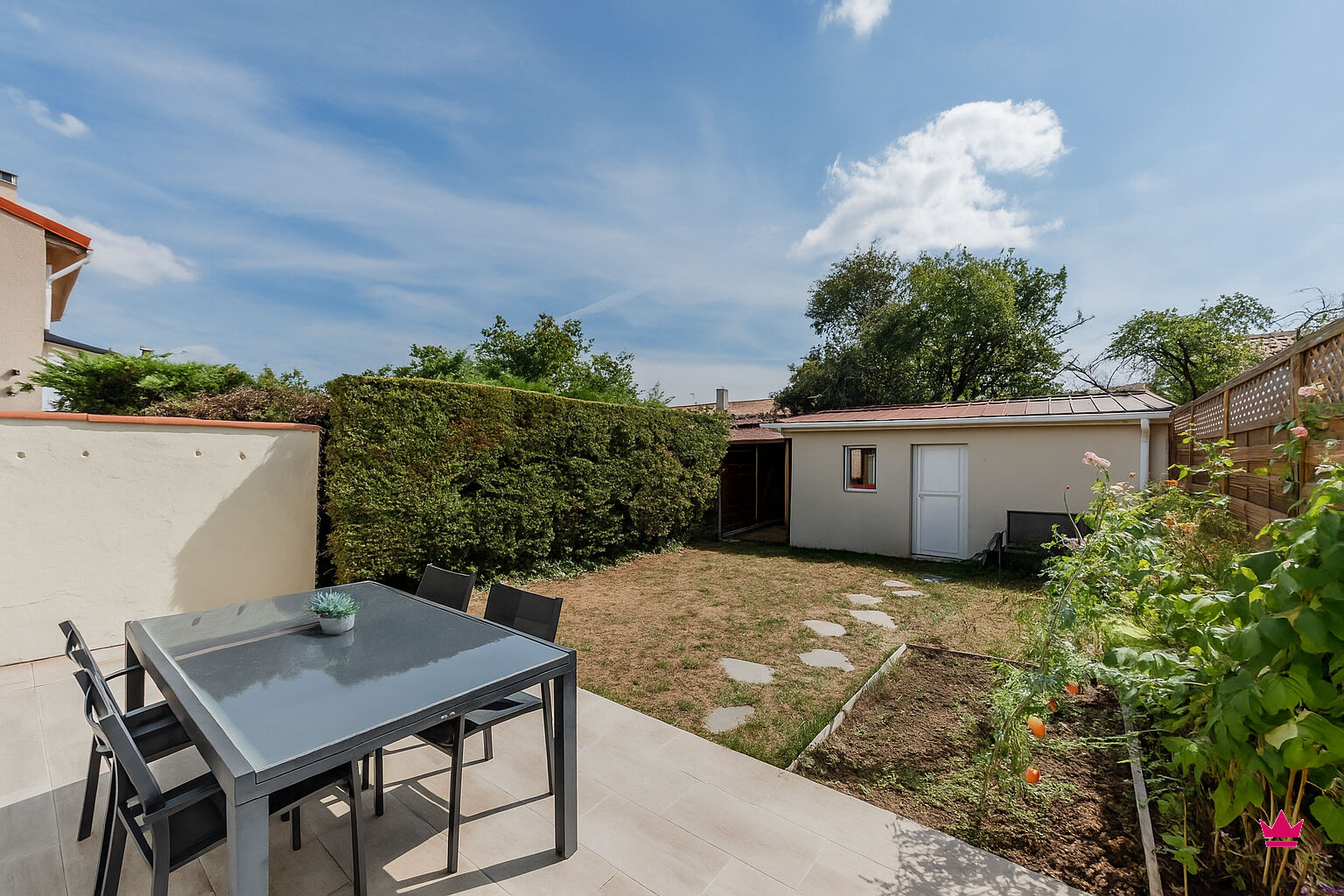 Maison  Meyzieu de 5 pices avec jardin, en impasse.