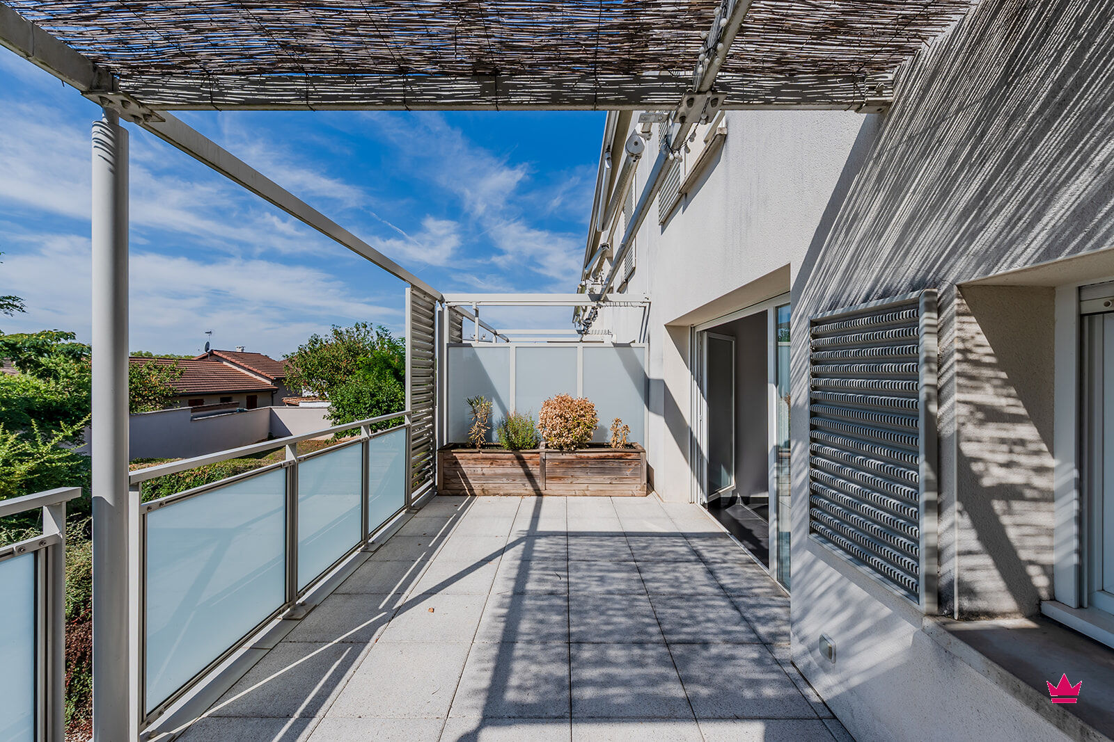 Appartement 4 pices  Meyzieu, dernier tage duplex, grande terrasse, proche tramway T3