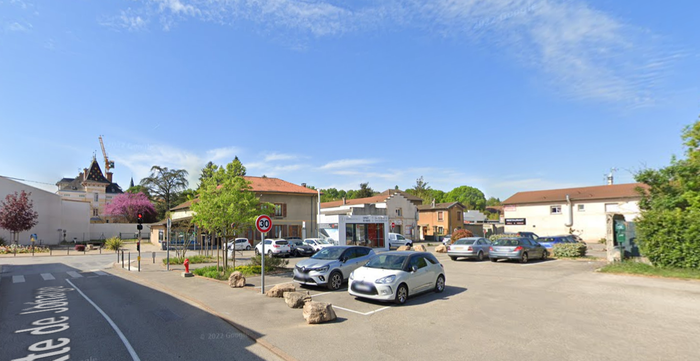 Rare ! Grand T4 en toit-terrasse.