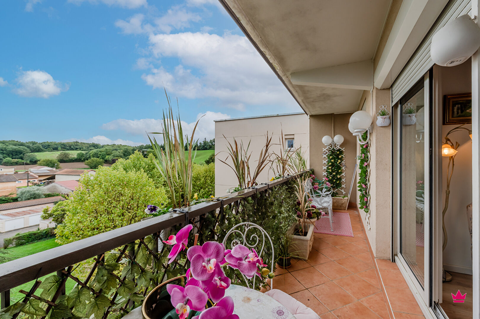 T5 de 93 m2  avec vue dgage  et  sans vis  vis!!