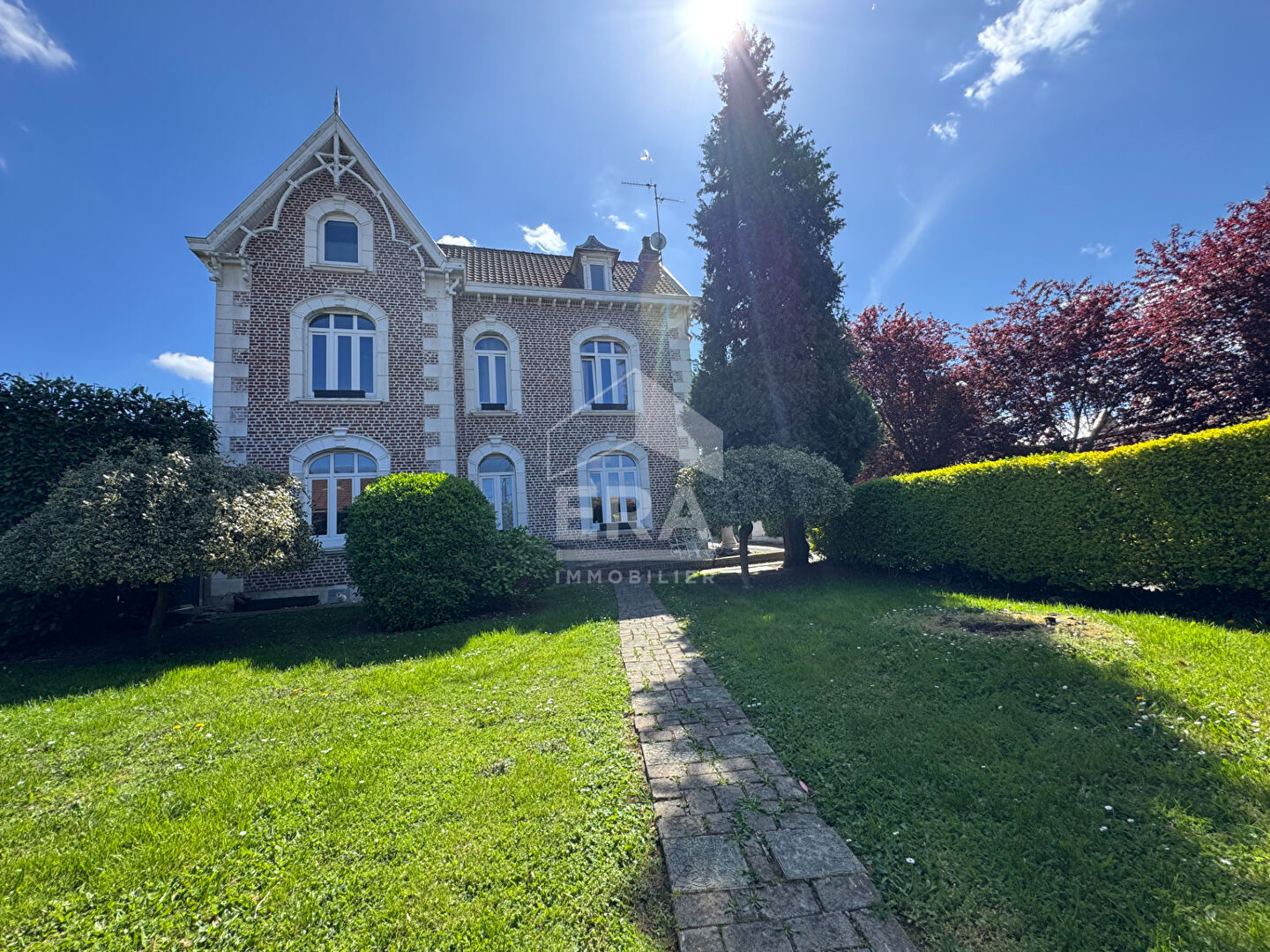 Maison 12 pièces 209 m² · à Annay · 209 m² · 644 900 €
