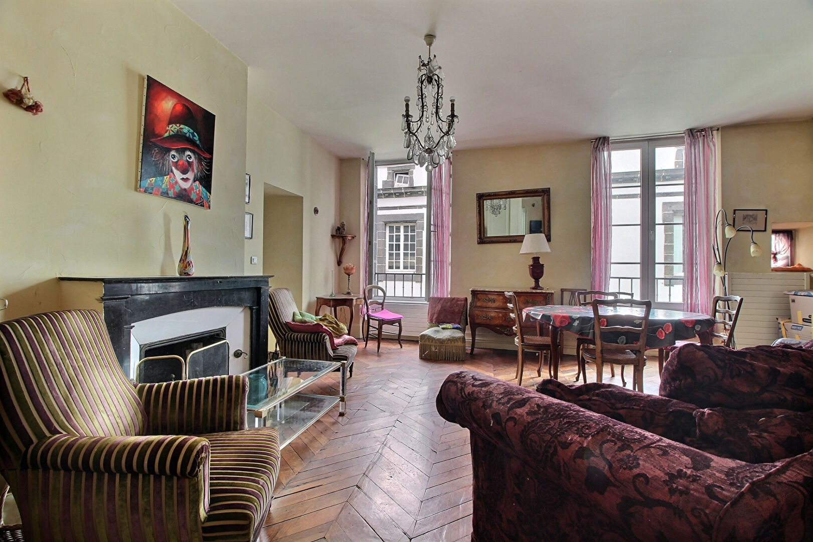 Appartement 9 pièces 169 m² · à Clermont Ferrand · 169 m² · 230 000 €