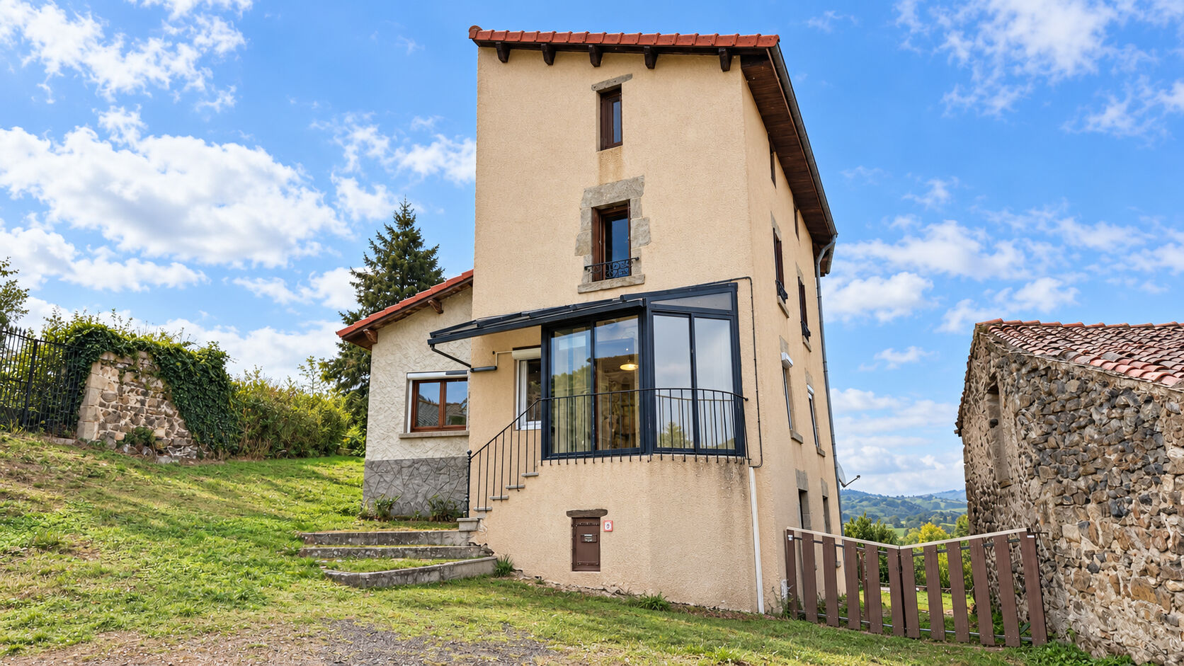 Maison 5 pièces 106 m² · à Sallèdes · 106 m² · 139 880 €