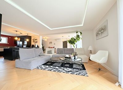Magnifique Demeure Contemporaine Avec Piscine à Veigne