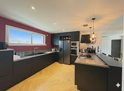 Magnifique Demeure Contemporaine Avec Piscine à Veigne