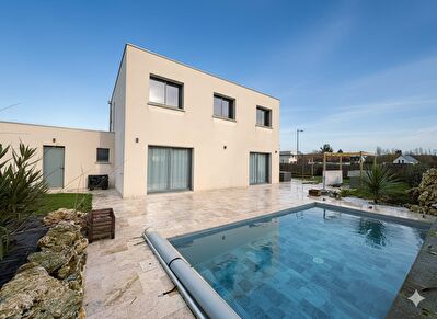 Magnifique Demeure Contemporaine Avec Piscine à Veigne