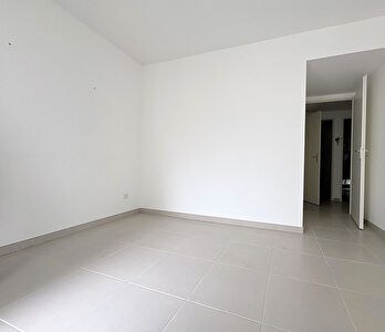 Bel Appartement à BALLAN MIRE