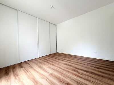 Bel Appartement à BALLAN MIRE
