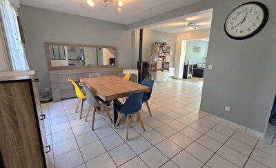 Belle maison bien entretenue dans une impasse à MONTLOUIS