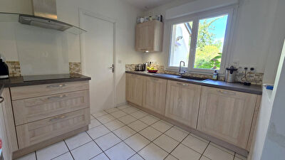 Belle maison bien entretenue dans une impasse à MONTLOUIS