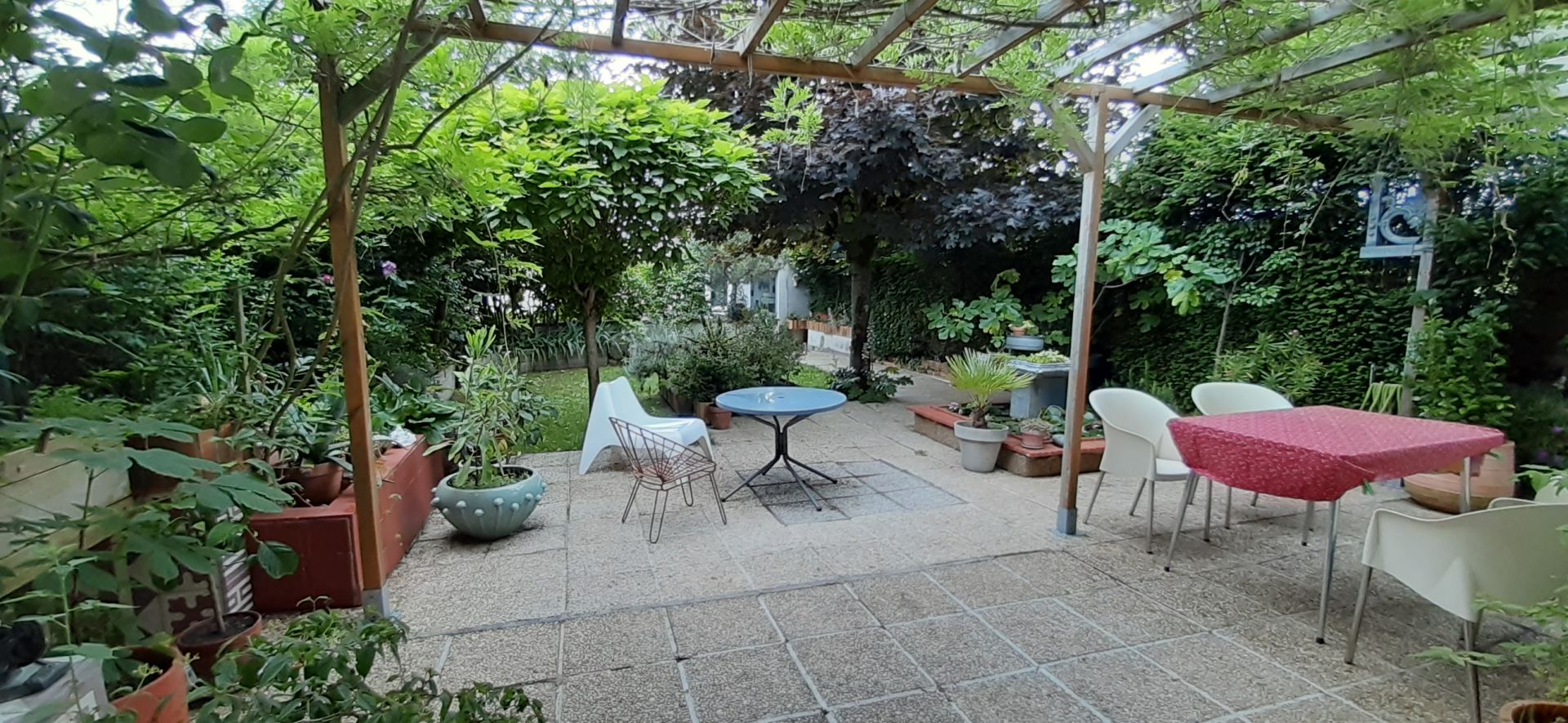 CHARMANTE MAISON À CHOLET AVEC ATELIER DE 150 M² ENVIRON