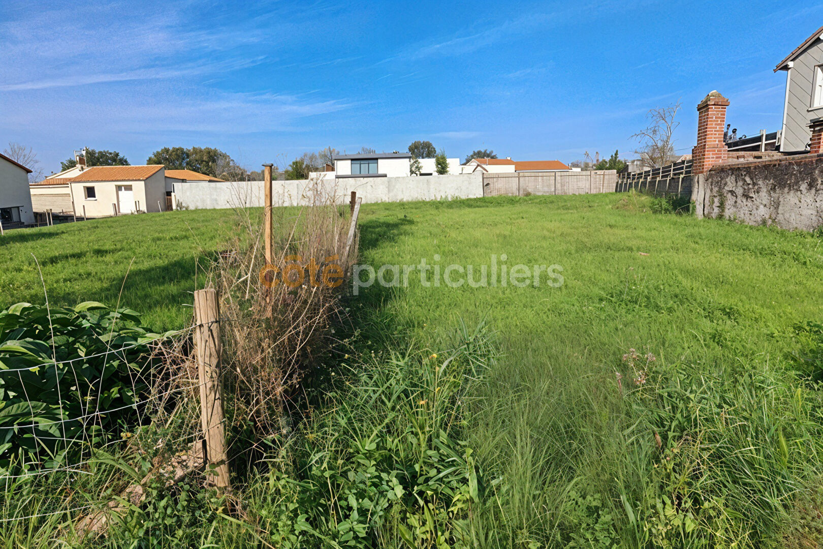 TERRAIN A BATIR NON VIABILISE DE 780 M²
