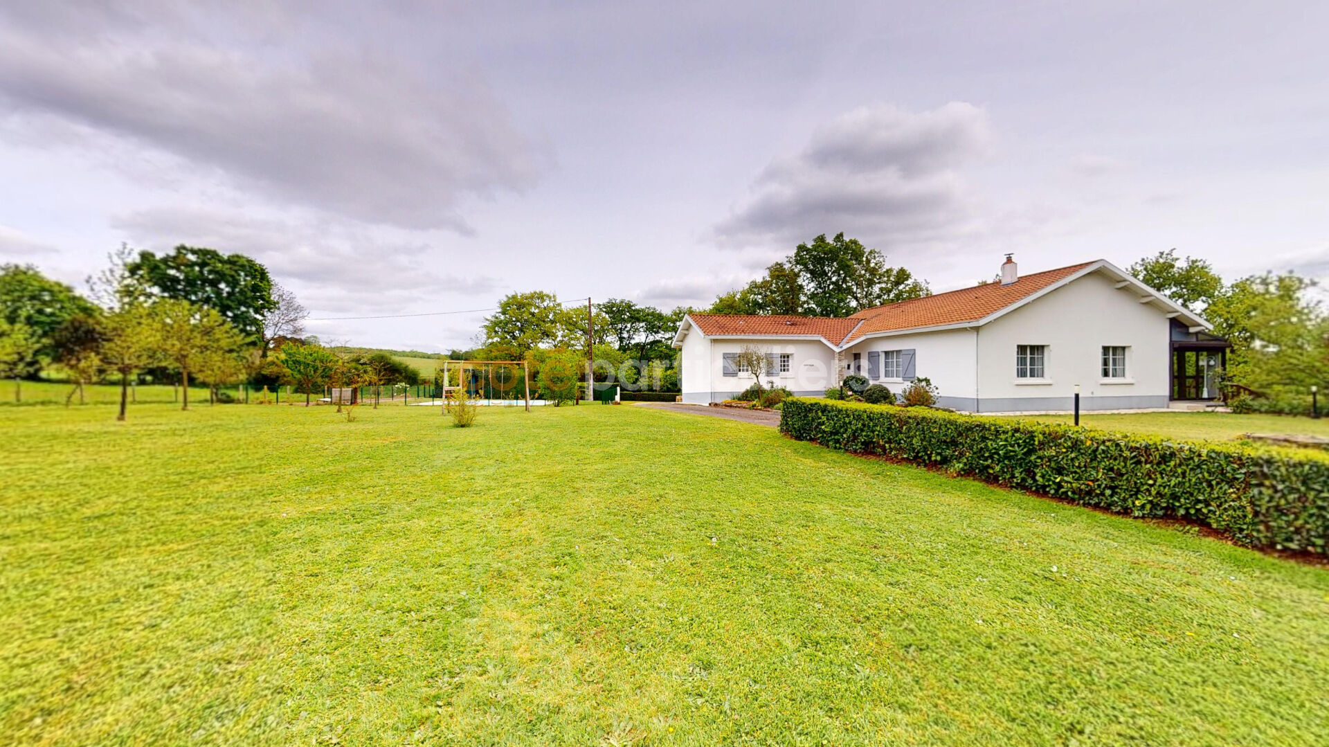 Maison 8 pièces 177 m² · à Mortagne-sur-Sèvre · 177 m² · 429 000 €