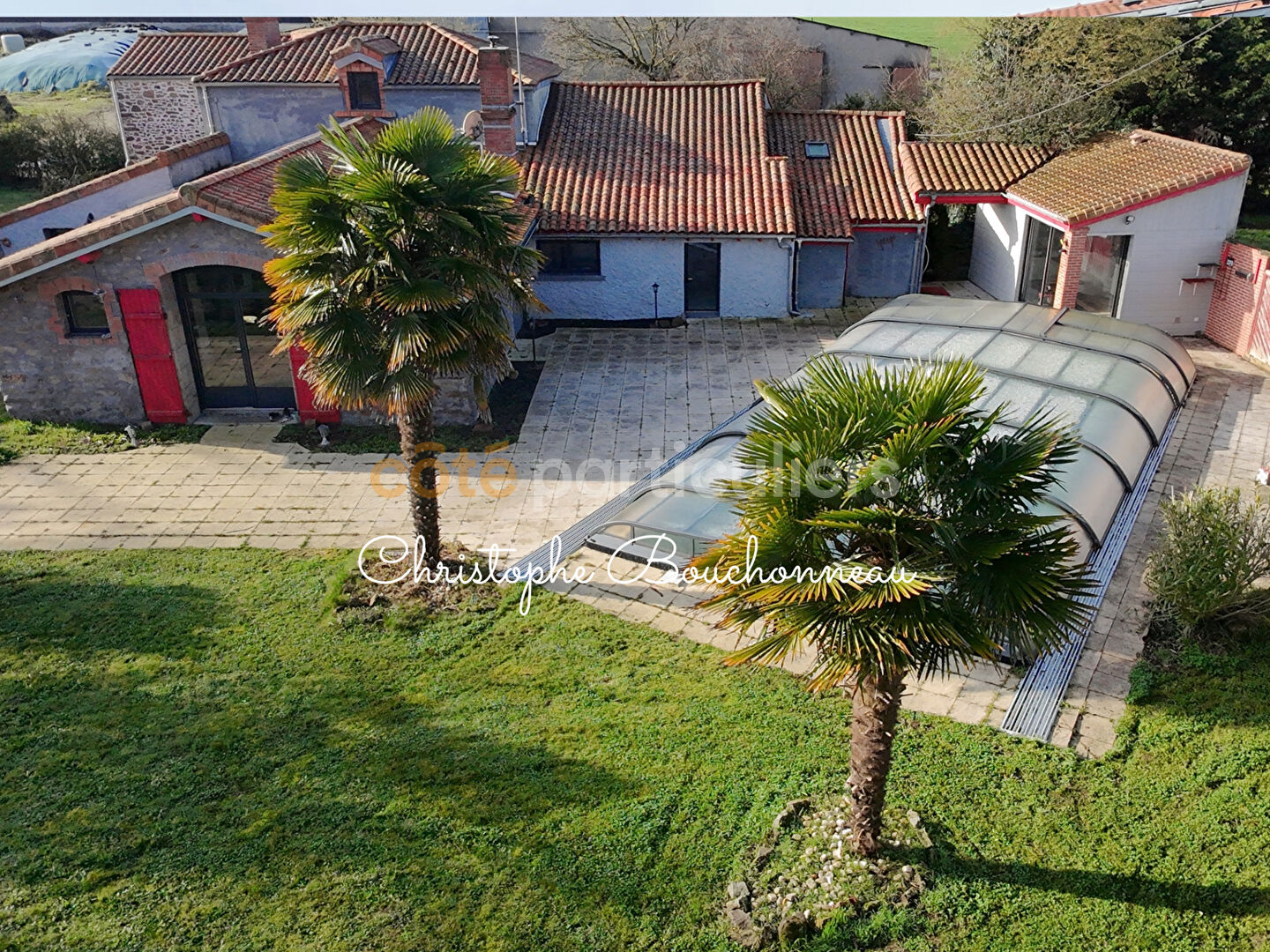 PROPRIÉTÉ À LA CAMPAGNE, 202M² AVEC PISCINE