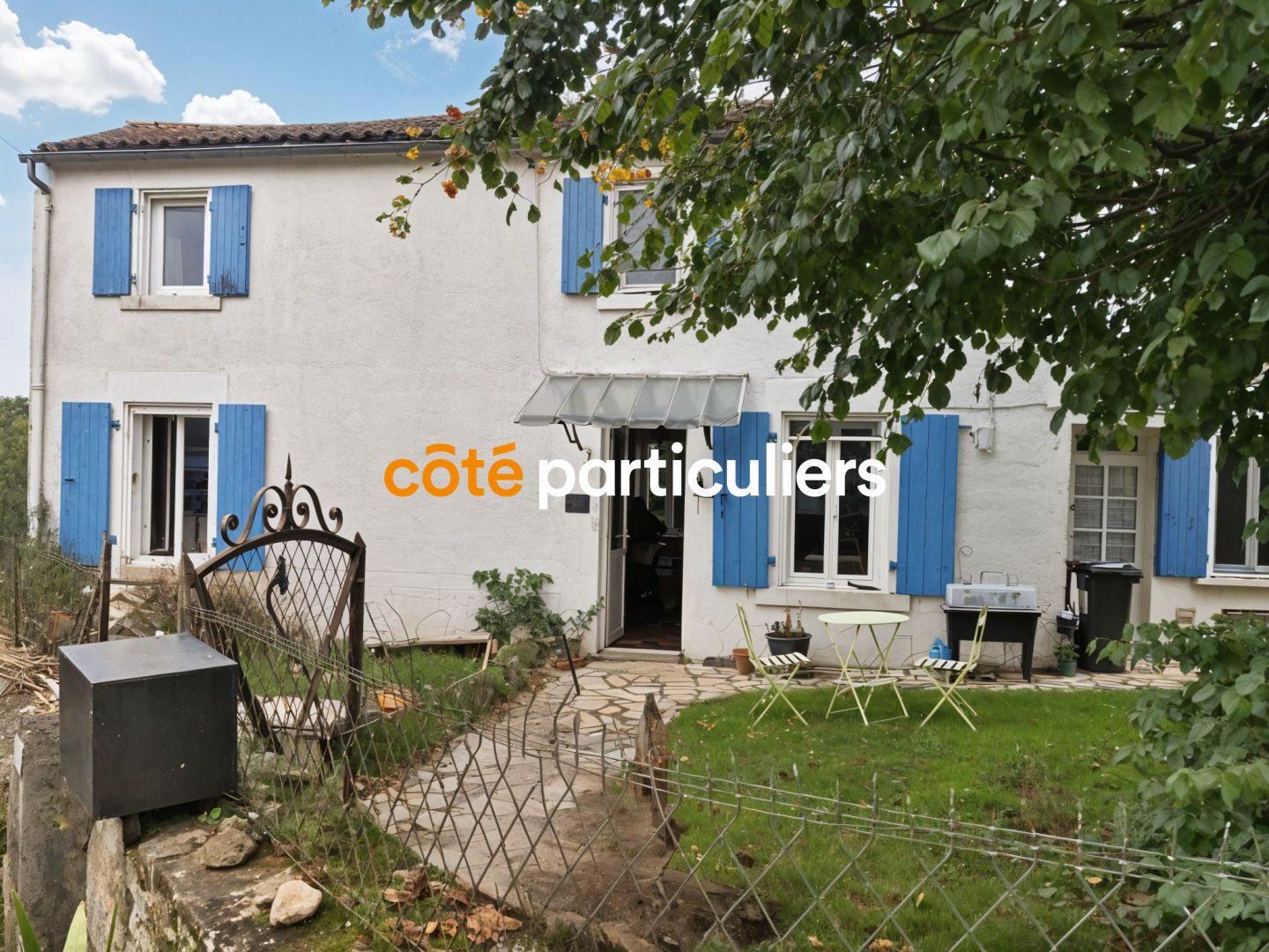 ENSEMBLE IMMOBILIER DE CHARME AVEC MAISON + GRANGE, 240 M² DE POTENTIEL ,BAZOGES-EN-PAREDS (85)