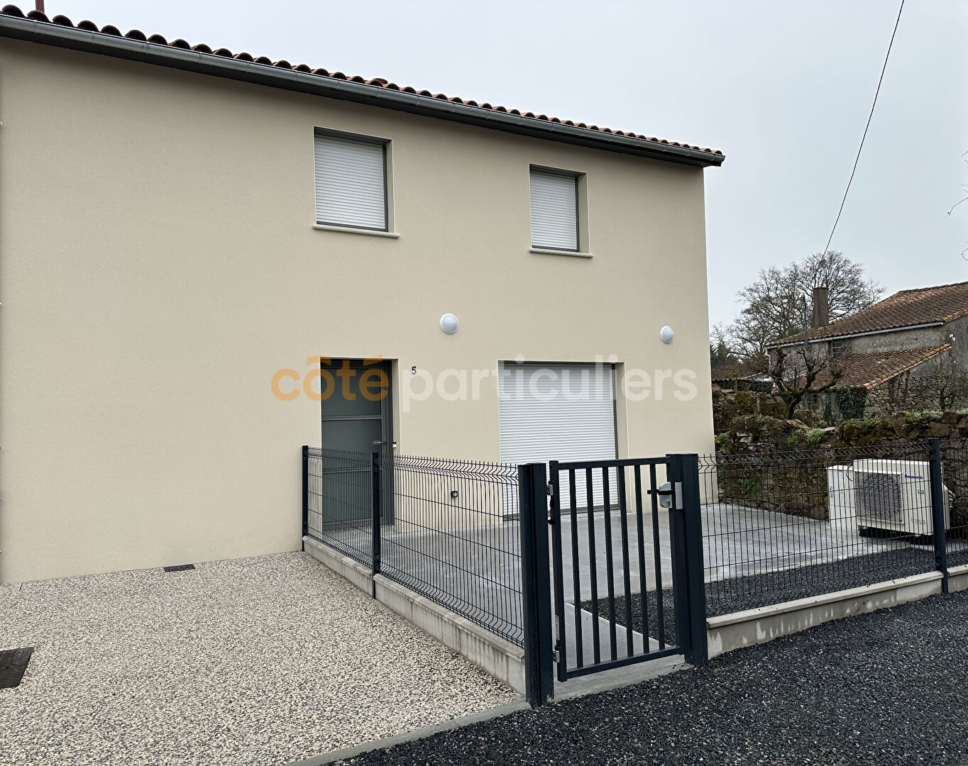 MAISON NEUVE 78 M² AVEC PETIT EXTÉRIEUR ET 2 PLACES DE PARKING - BOUSSAY (44)