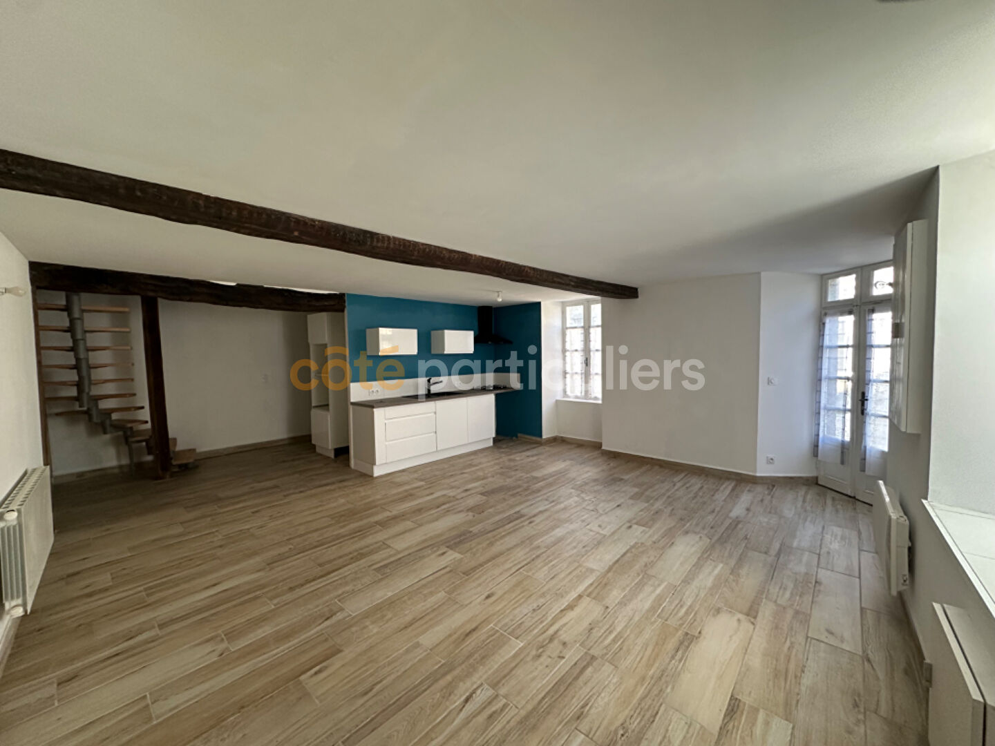 CHARMANTE MAISON DE BOURG T4 - 82 M² - SAINT-AMAND-SUR-SÈVRE