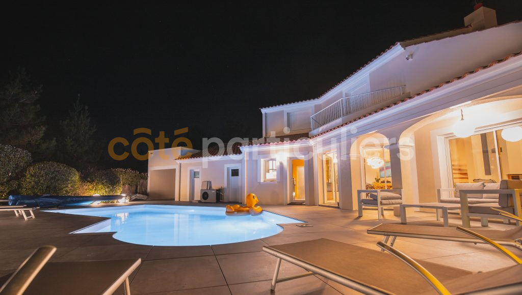 VILLA BORD DE MER CONTEMPORAINE BRETIGNOLLES SUR MER 12 PIÈCE(S) 251 M2