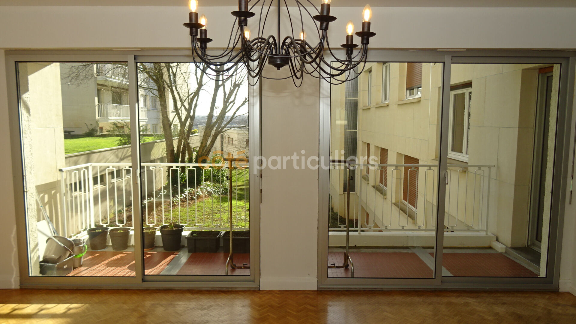 APPARTEMENT AMÉNAGÉ - 5 PIECES, 3 CHAMBRES, CAVE, BALCON ORIENTÉ SUD.