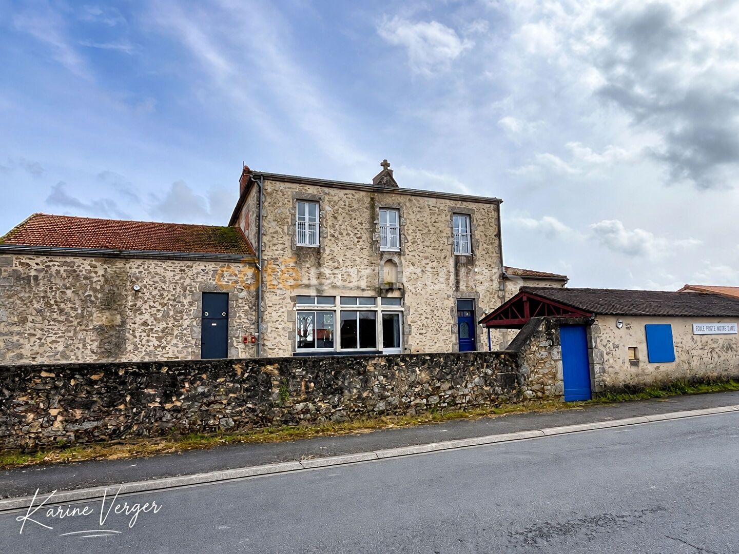 Maison 5 pièces 301 m² · à La Bruffiere · 301 m² · 213 000 €