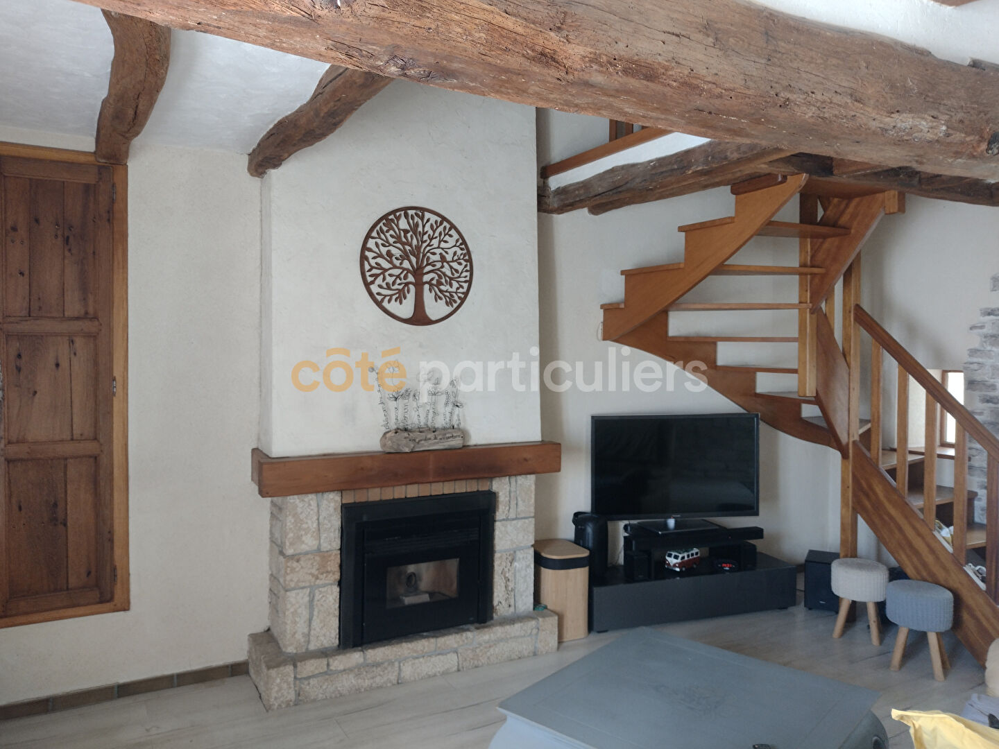 VEZINS - MAISON DE CHARME - PIÈCE DE VIE 48 M² - VÉRANDA 30 M² - 2 CHAMBRES