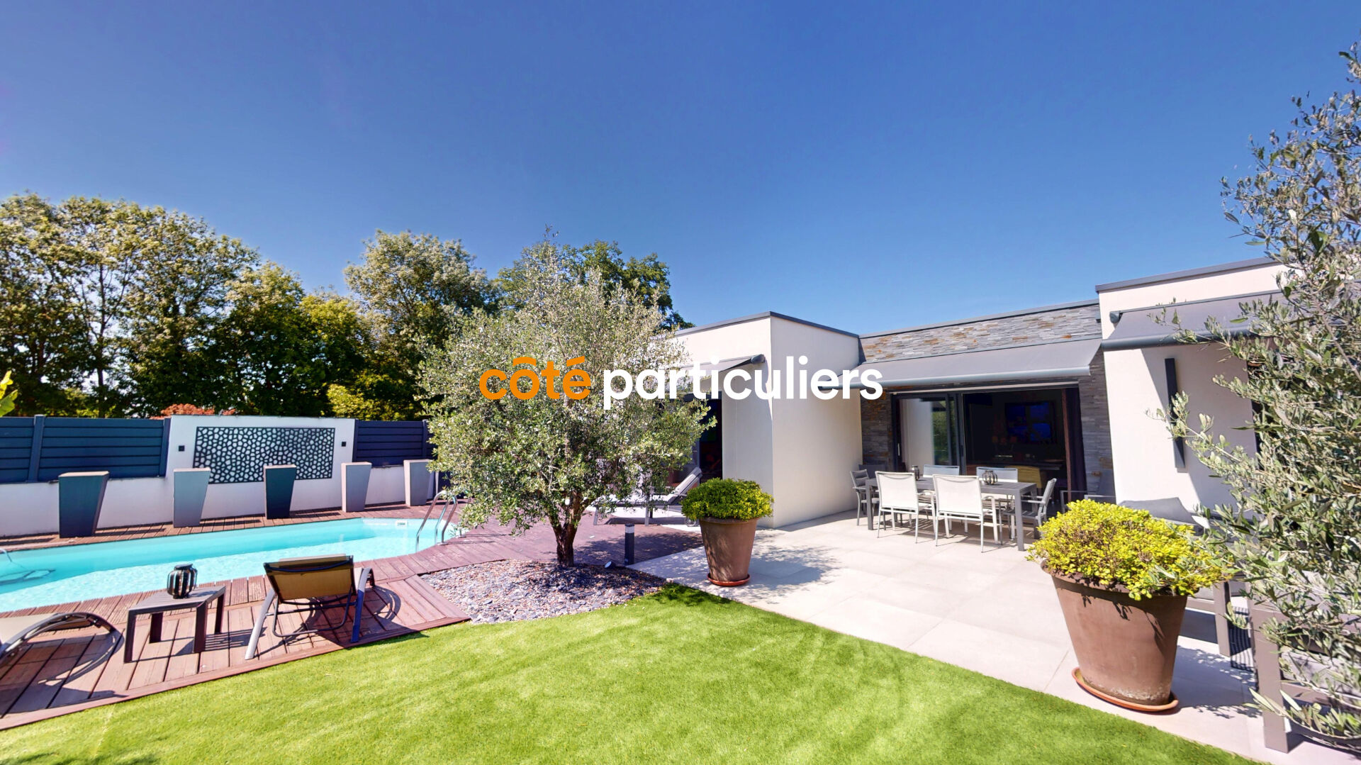 MAISON CONTEMPORAINE AVEC 4 CHAMBRES ET PISCINE