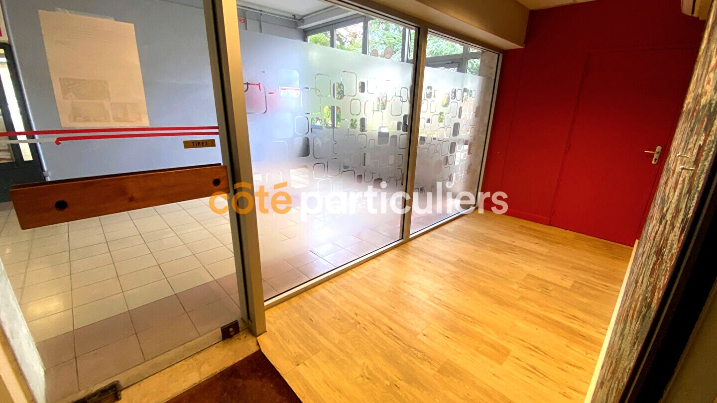 Local commercial 3 pièces 43 m² · à Poitiers · 43 m² · 49 990 €