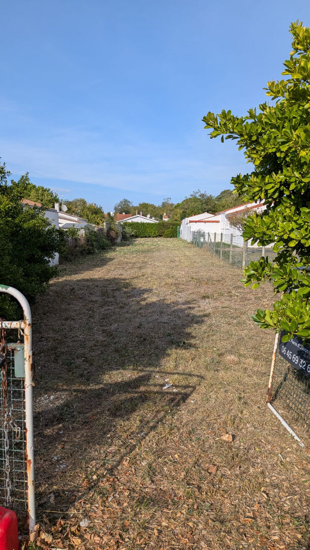 Terrain 555 m² · à La Bree les Bains · 555 m² · 137 500 €