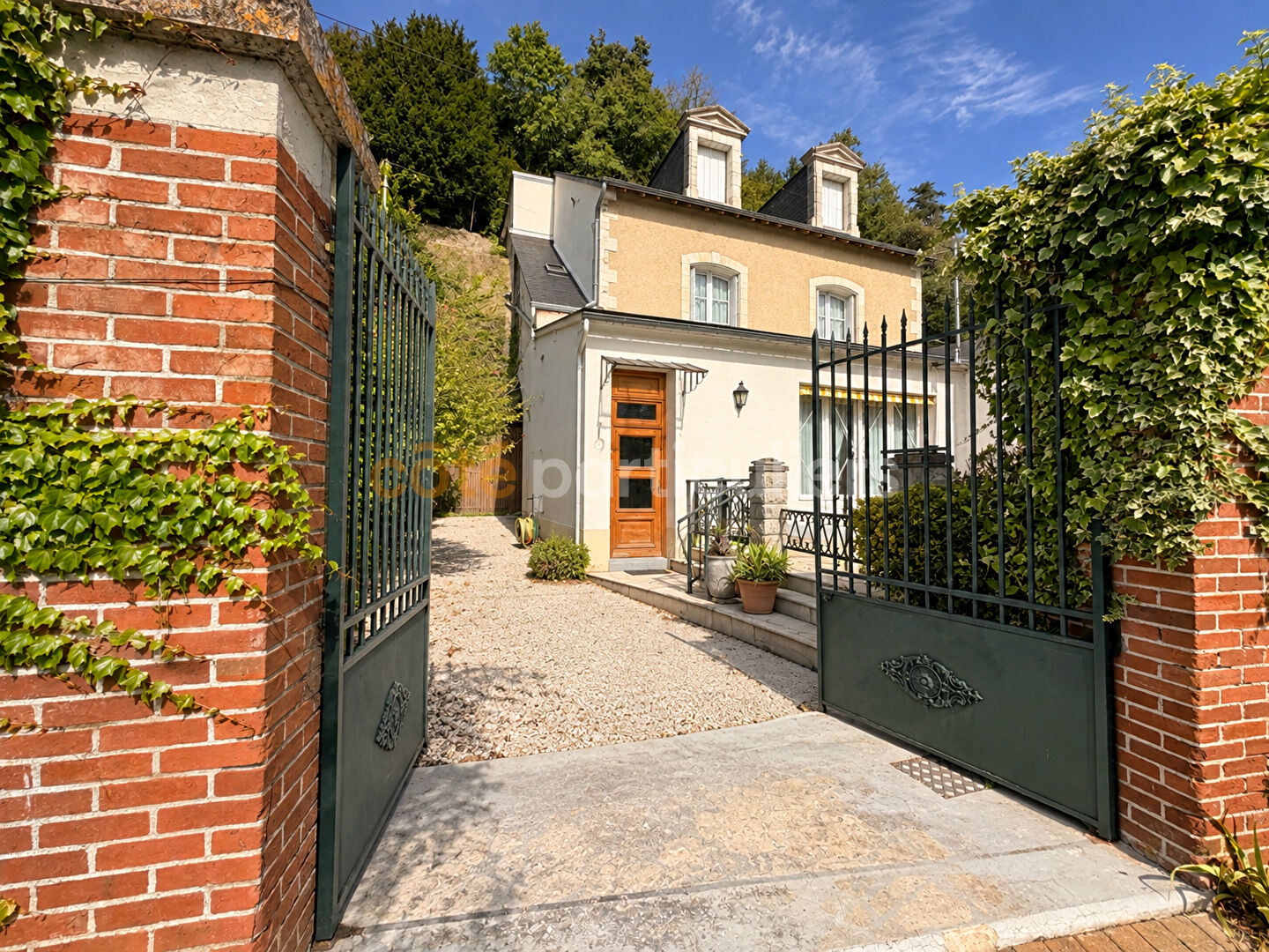 Maison 7 pièces 180 m² · à Pocé-sur-Cisse · 180 m² · 294 840 €