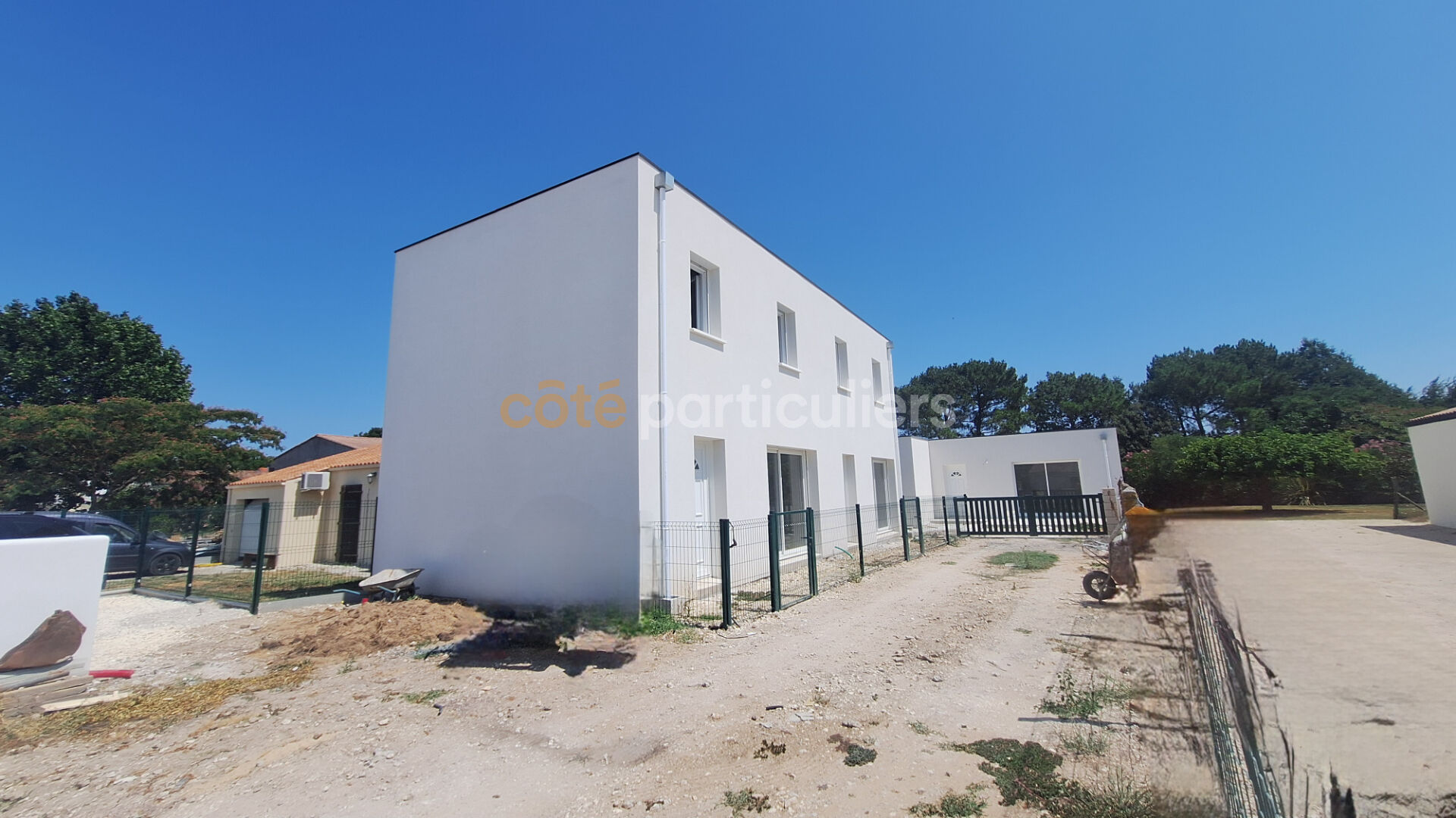 Immeuble 6 pièces 106 m² · à Etaules · 106 m² · 158 250 €