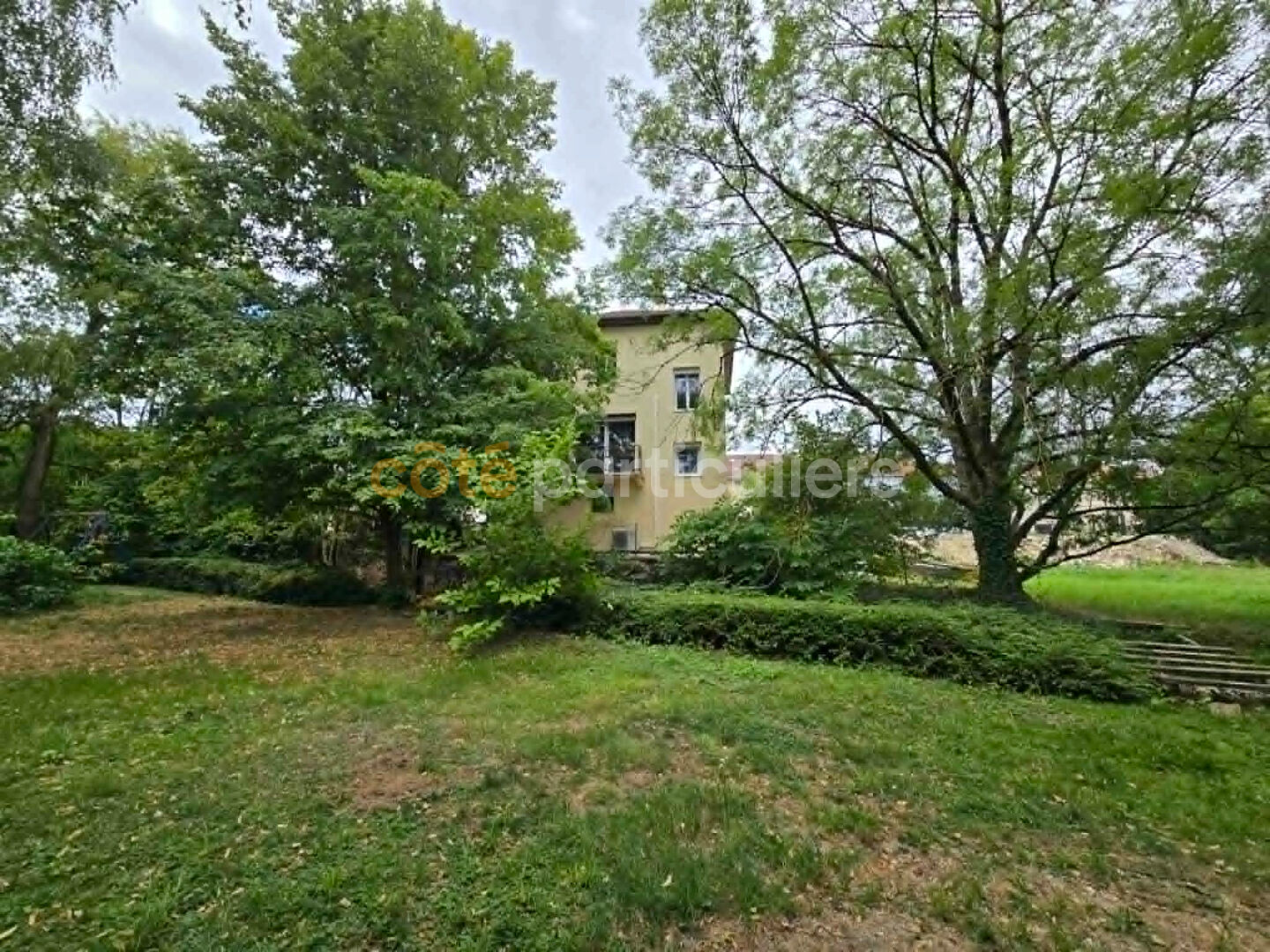 Maison 5 pièces 145 m² · à Erize la Brulee · 145 m² · 136 000 €