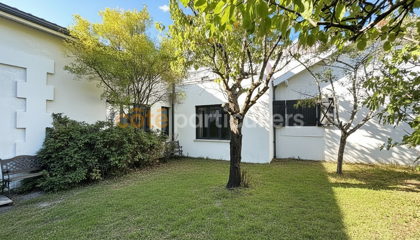 Maison 6 pièces 270 m² · à Merignac · 270 m² · 1 300 000 €