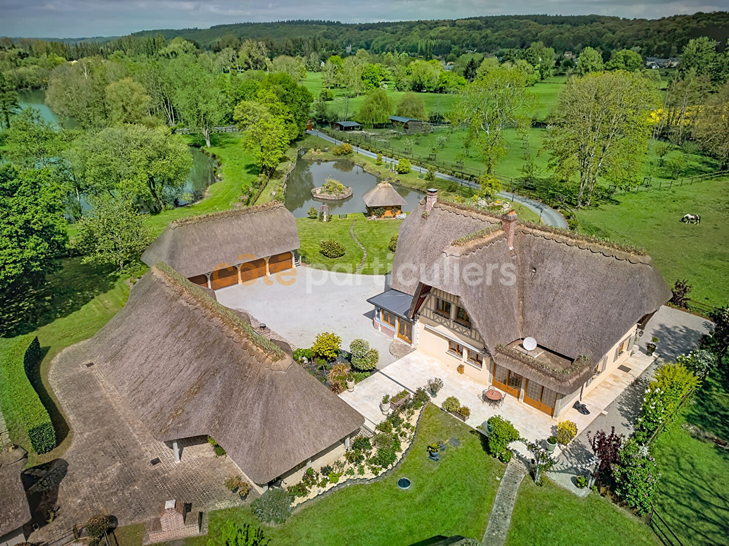 10 pièces 347 m² · à Le Bec Hellouin · 346,5 m² · 1 490 000 €