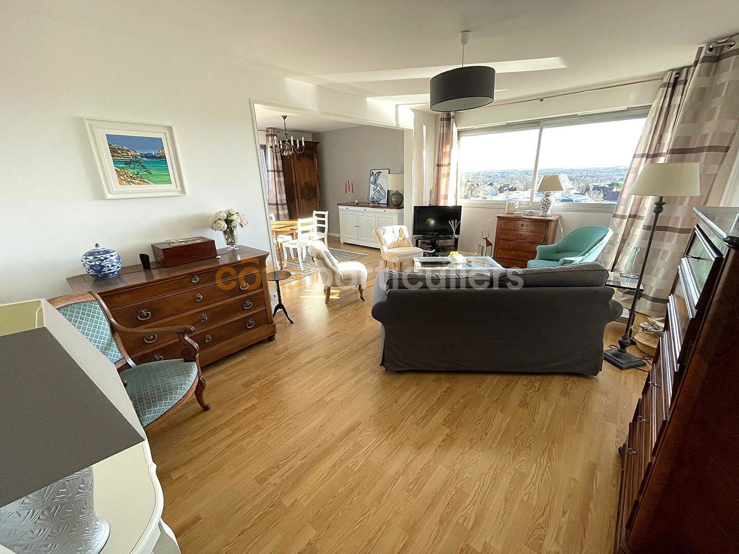 CAEN - VENOIX, Bel appartement de 4 pièces avec garage.