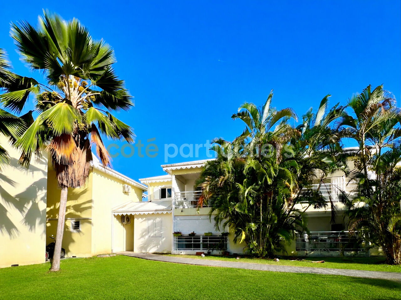 Appartement 3 pièces 73 m² · à Saint-François · 73 m² · 215 000 €