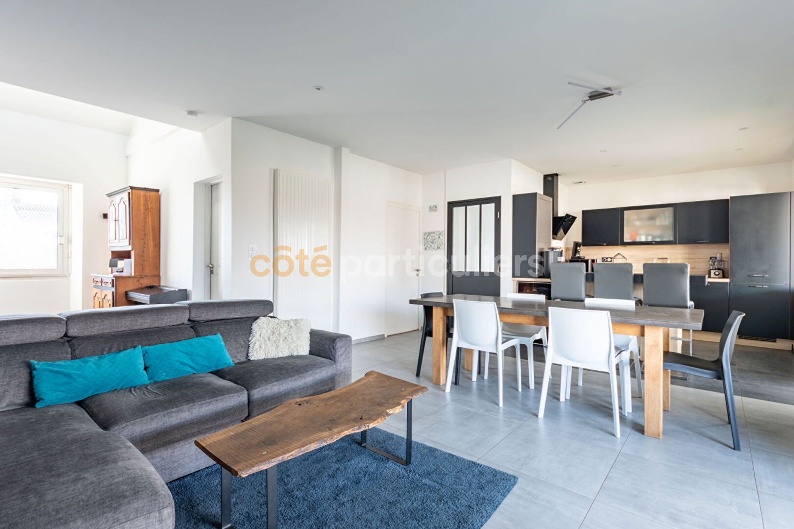 LA ROCHE-SUR-YON -- CENTRE-VILLE -- MAISON -- 6 PIECES -- 5 CHAMBRES -- 155 M2 -- CHAMBRES INDEPENDANTES -- RENOVATION RECENTE