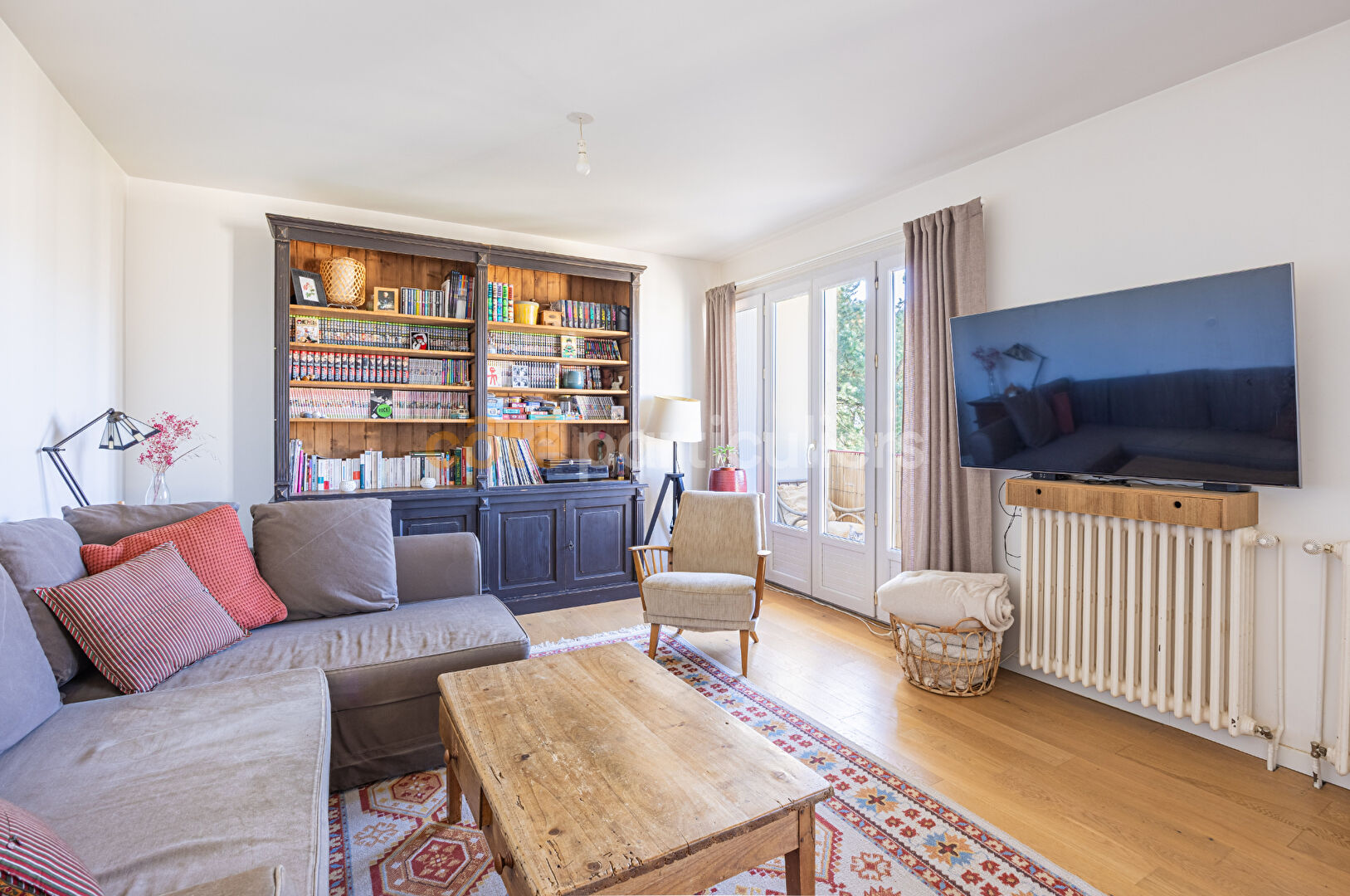 SAINT-SEBASTIEN-SUR-LOIRE -- APPARTEMENT RENOVÉ T3 -- 70 M2 -- DEUX CHAMBRES -- BALCON -- CAVE -- STATIONNEMENT