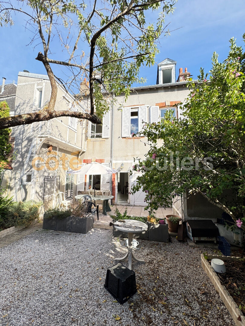 Maison 6 pièces 150 m² · à Orléans · 150 m² · 561 600 €