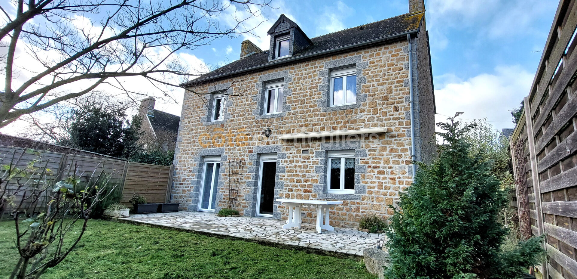Maison 4 pièces 108 m² · à Genets · 108 m² · 302 000 €