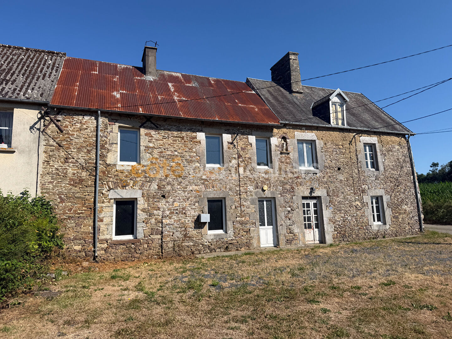 Maison 6 pièces 174 m² · à Montpinchon · 174 m² · 80 000 €