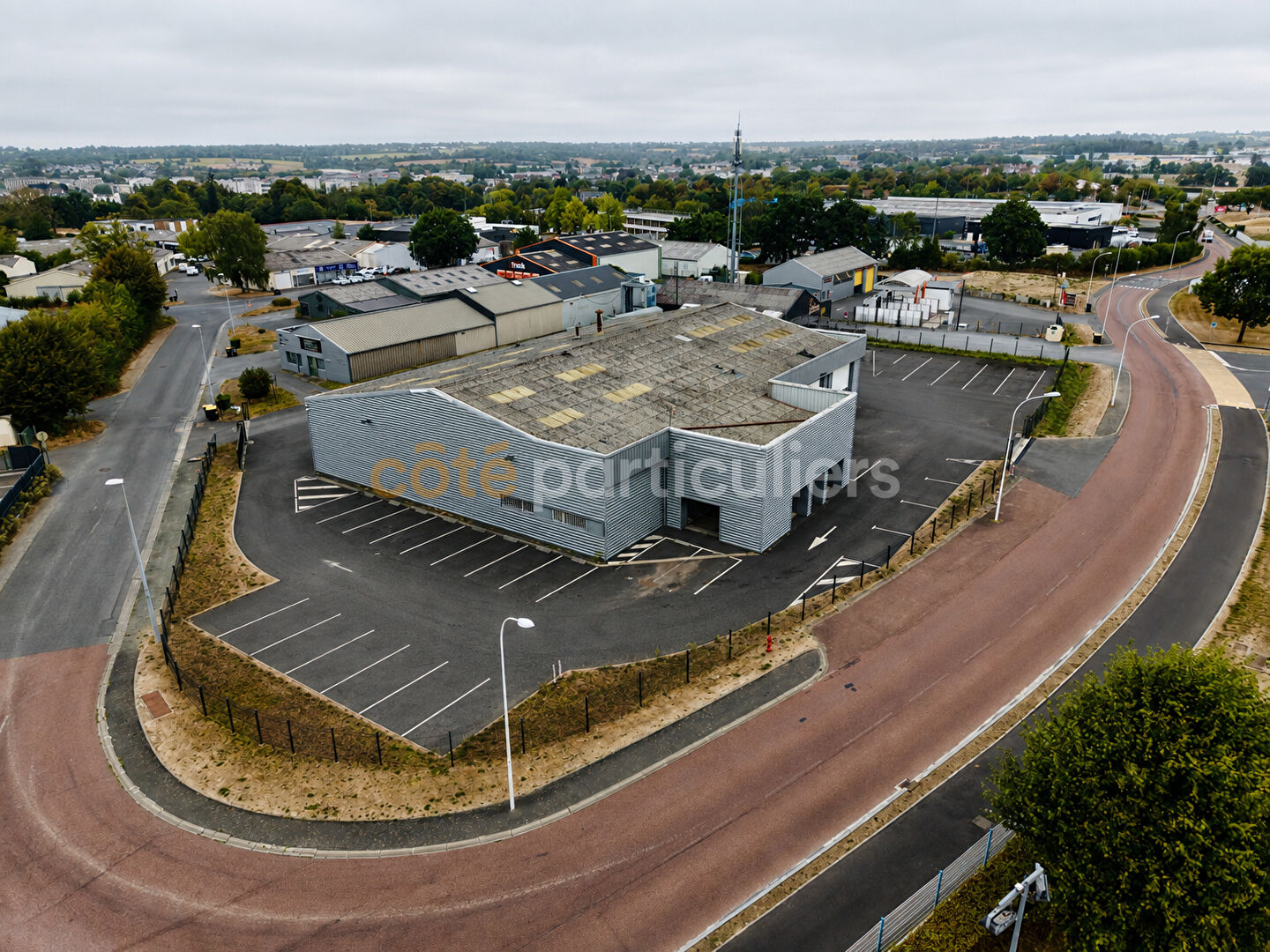 Bâtiment industriel/commercial Saint-Lô · à Saint Lo · 1 046 m² · 988 000 €