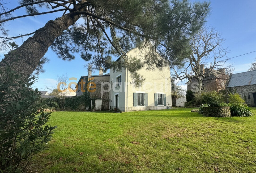 Saint-Malo, propriété de 7 pièces avec grand jardin.