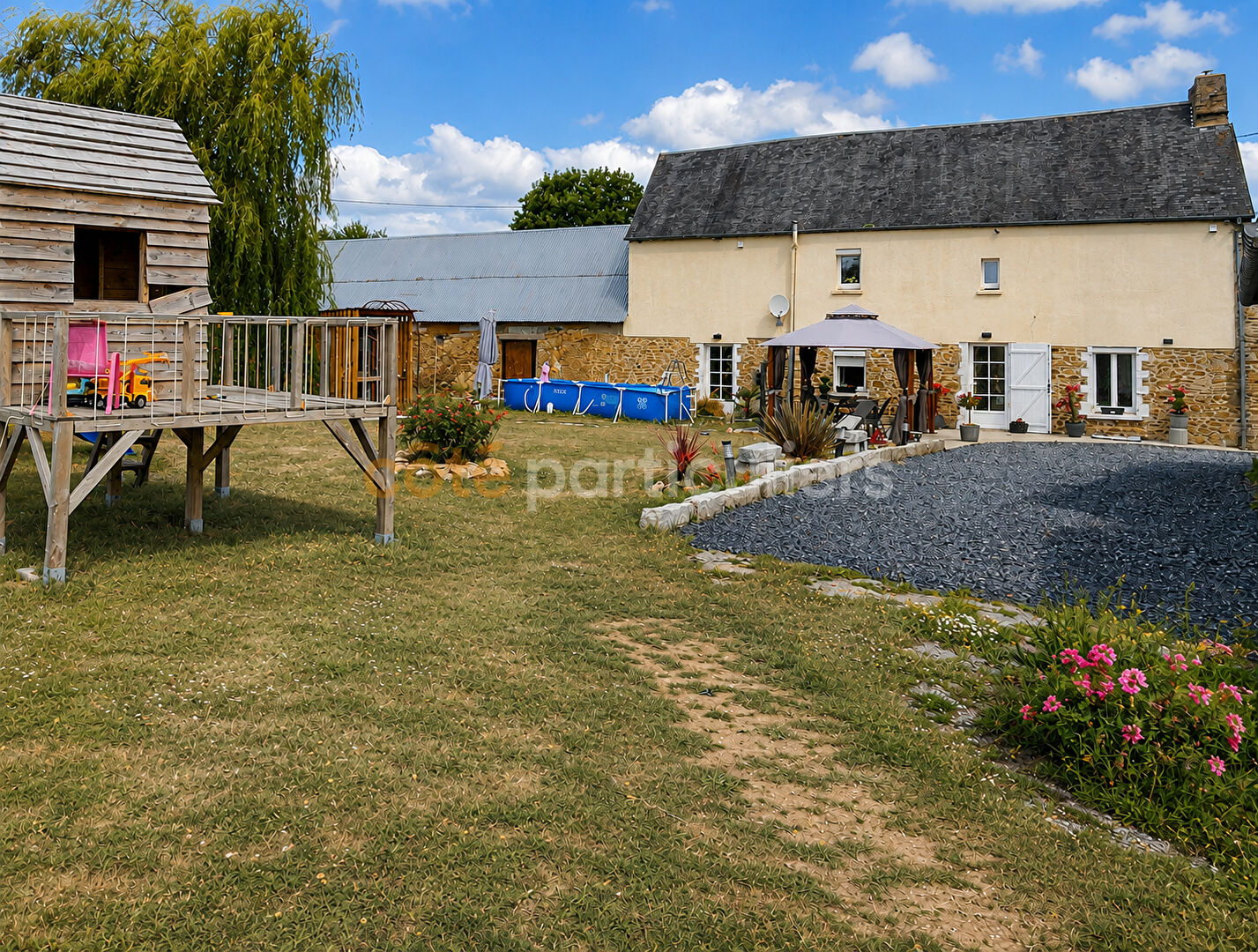 Maison 5 pièces 104 m² · à Millieres · 104 m² · 229 350 €