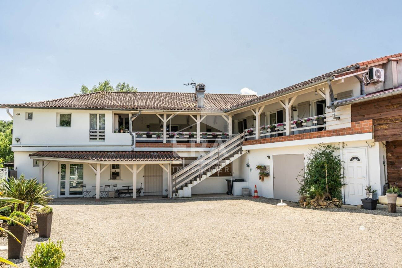 Maison 16 pièces 506 m² · à Villeneuve-de-Marsan · 506 m² · 565 000 €