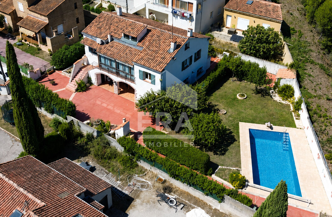 Maison 6 pièces 216 m² · à Septèmes-les-Vallons · 216 m² · 546 000 €