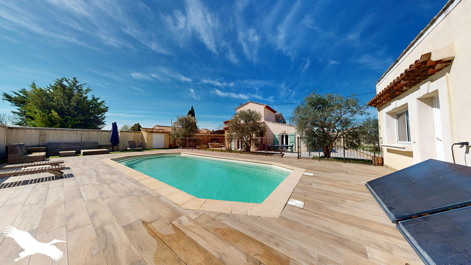 Maison  - 5 pièces    - 220 m² - MARSEILLE 13 (13)