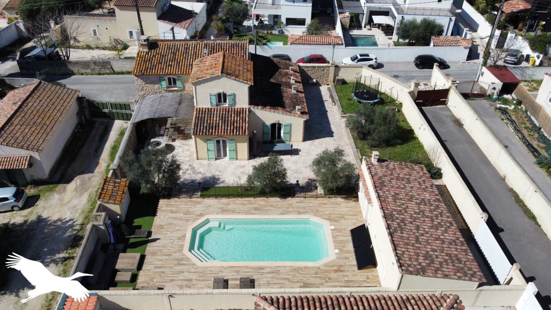 Maison  - 5 pièces    - 220 m² - MARSEILLE 13 (13)